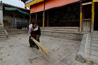 Cina (Monlam)